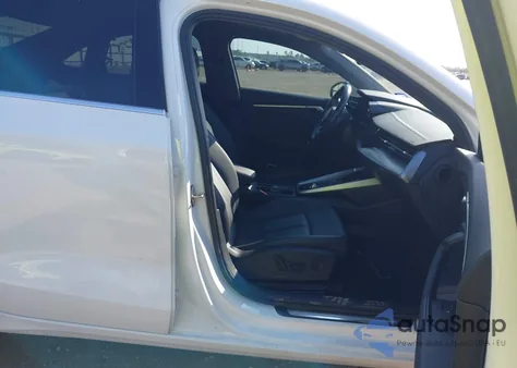 2022 Audi A3 Premium 40 Tfsi Front-Wheel Drive S Tronic z USA, uszkodzony, nr VIN WAUAUDGY1NA047239